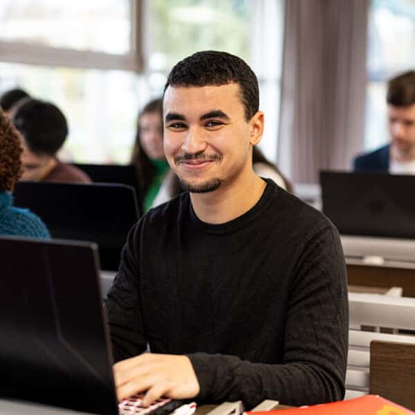 Après le bac, formez-vous à l&rsquo;informatique par l’alternance à CESI